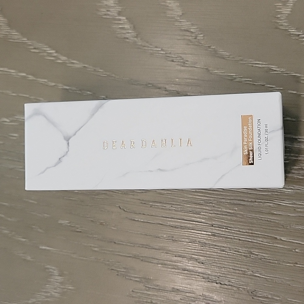 Dear Dahlia skin paradise sheer silk foundation